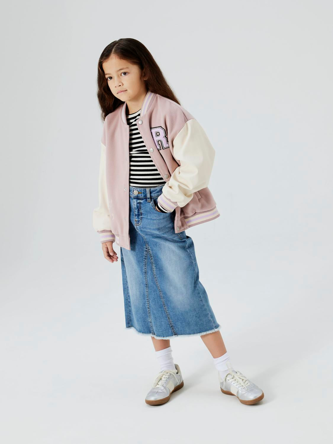 model_shot-creative